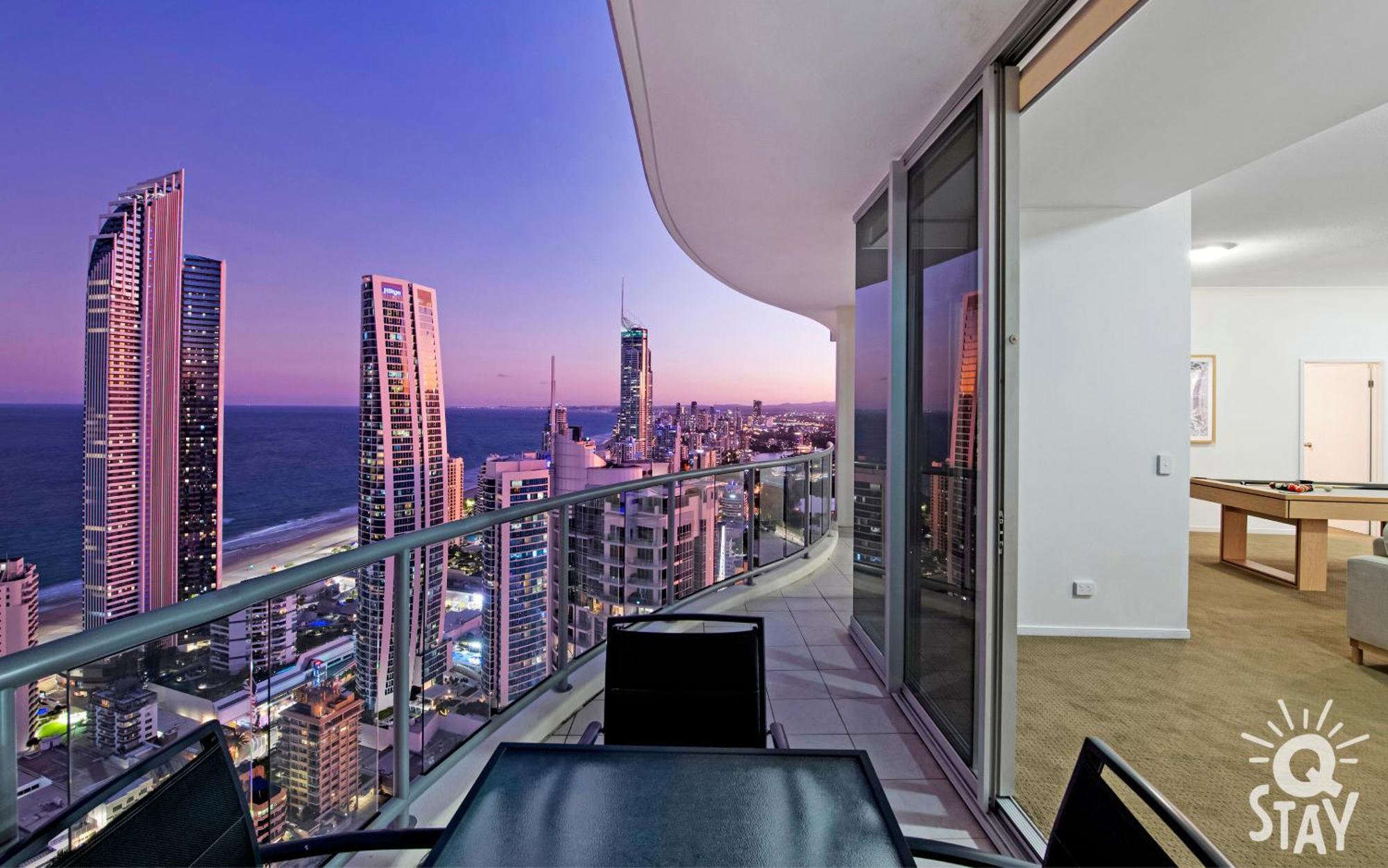 Chevron Renaissance Surfers Paradise Mid Week Madness Deal - Q Stay โกลด์โคสต์ ภายนอก รูปภาพ
