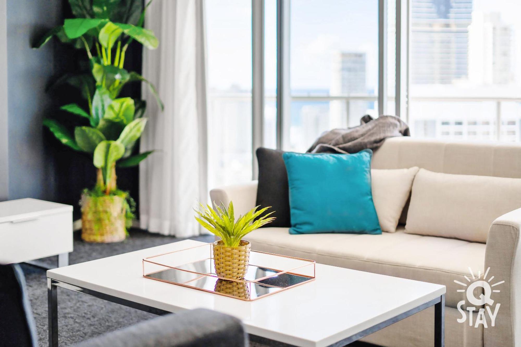 Chevron Renaissance Surfers Paradise Mid Week Madness Deal - Q Stay โกลด์โคสต์ ภายนอก รูปภาพ