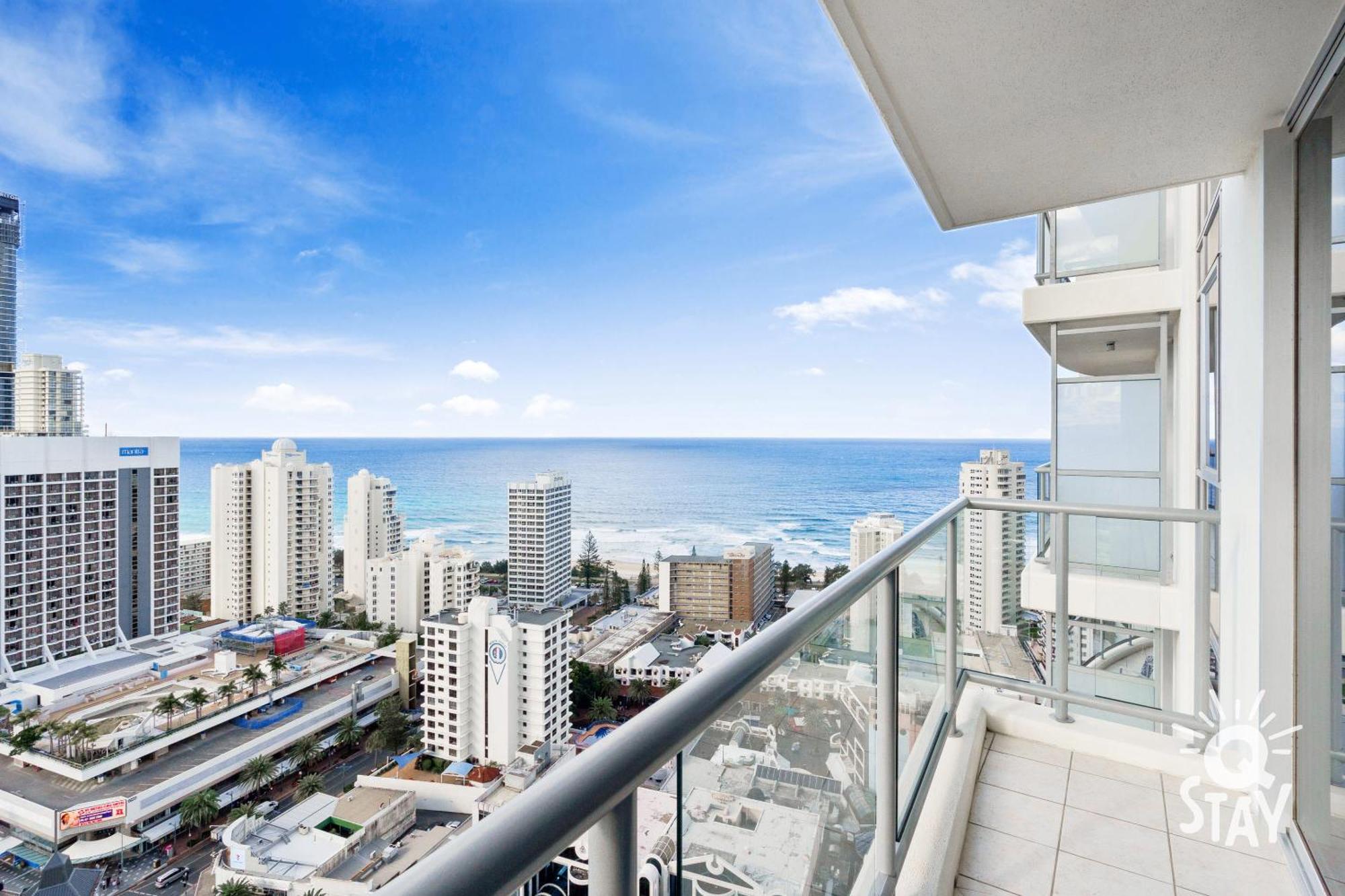 Chevron Renaissance Surfers Paradise Mid Week Madness Deal - Q Stay โกลด์โคสต์ ภายนอก รูปภาพ