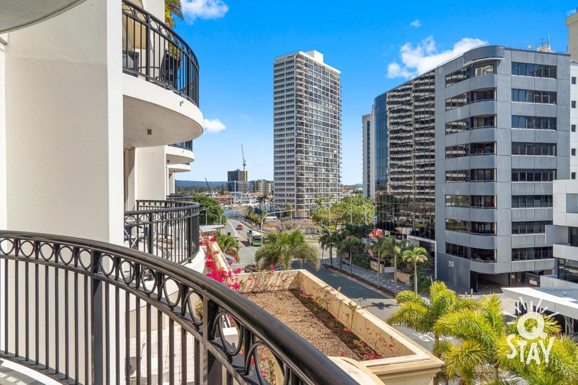 Chevron Renaissance Surfers Paradise Mid Week Madness Deal - Q Stay โกลด์โคสต์ ภายนอก รูปภาพ