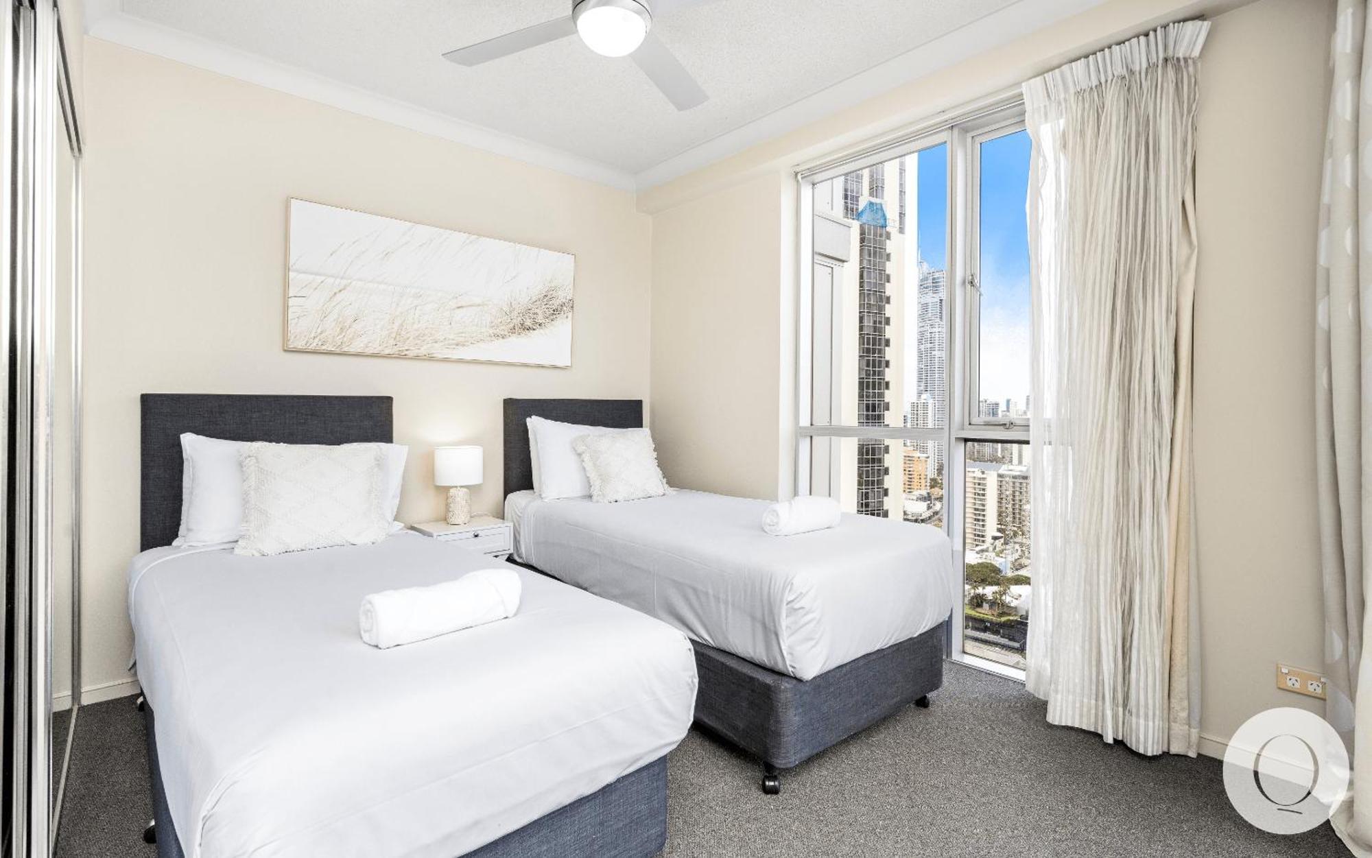 Chevron Renaissance Surfers Paradise Mid Week Madness Deal - Q Stay โกลด์โคสต์ ภายนอก รูปภาพ