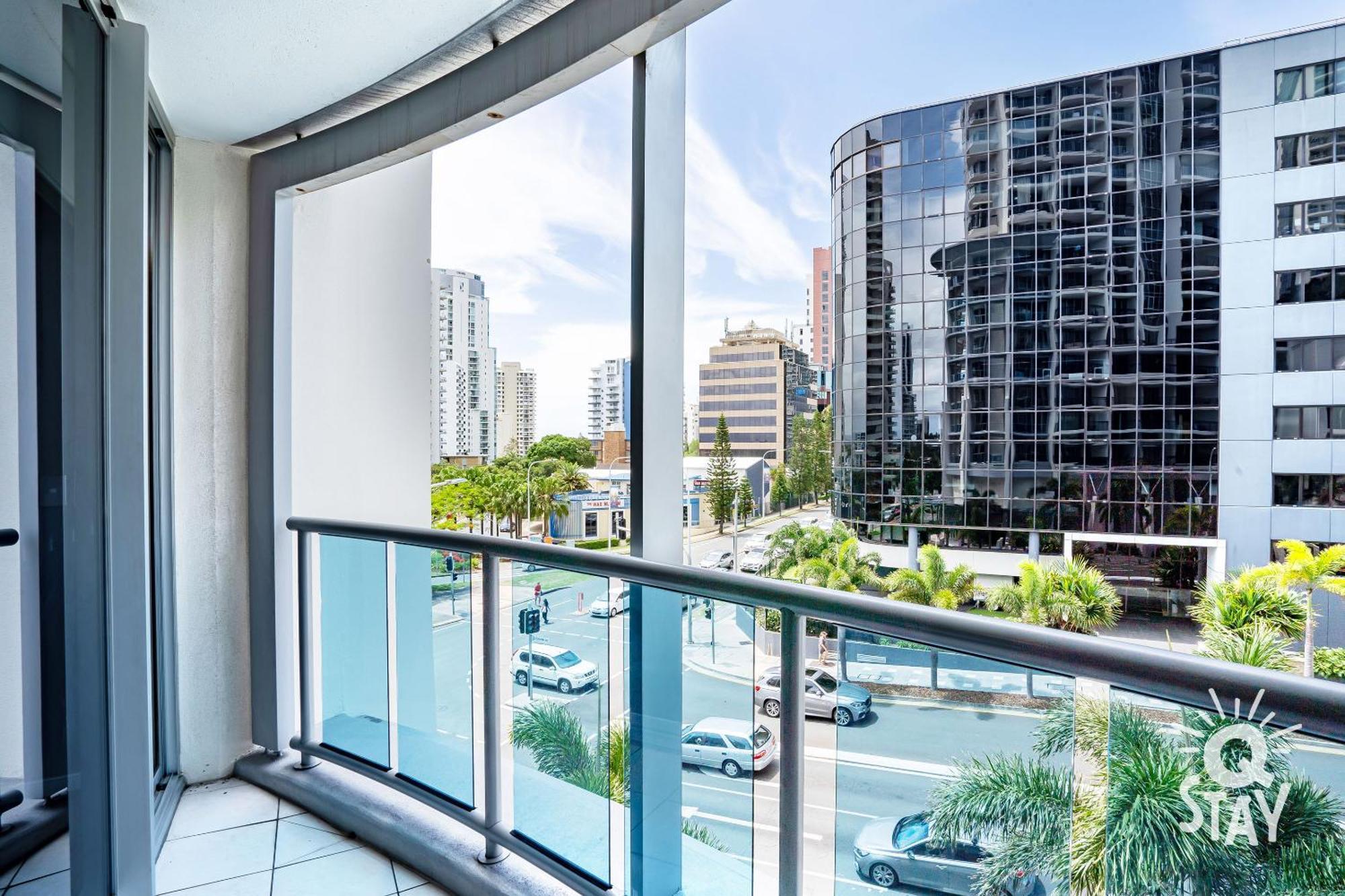 Chevron Renaissance Surfers Paradise Mid Week Madness Deal - Q Stay โกลด์โคสต์ ภายนอก รูปภาพ