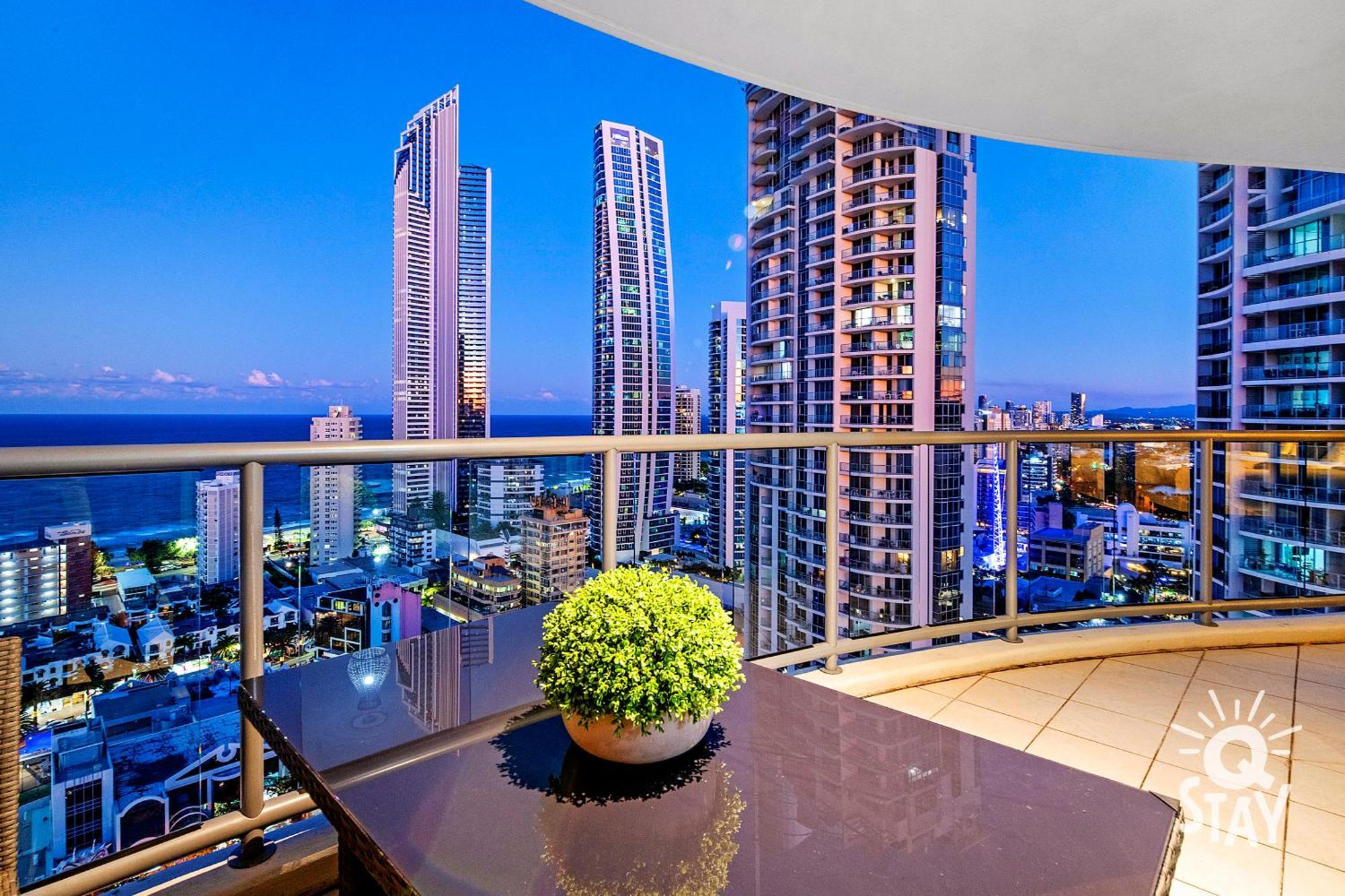 Chevron Renaissance Surfers Paradise Mid Week Madness Deal - Q Stay โกลด์โคสต์ ภายนอก รูปภาพ