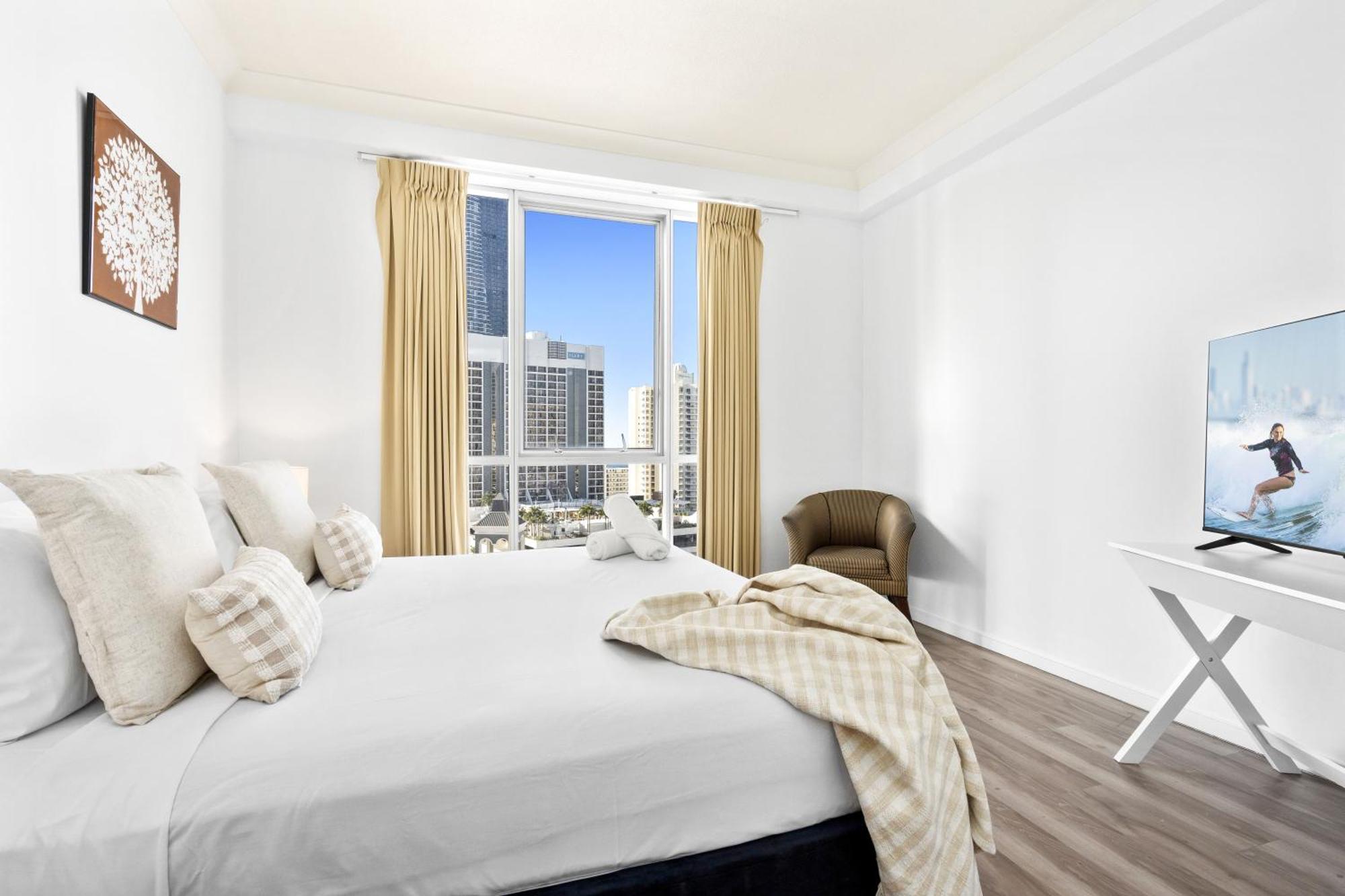 Chevron Renaissance Surfers Paradise Mid Week Madness Deal - Q Stay โกลด์โคสต์ ภายนอก รูปภาพ